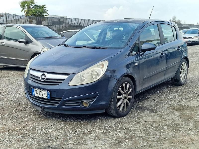 Usata Opel Corsa 2006 Blu Utilitaria
