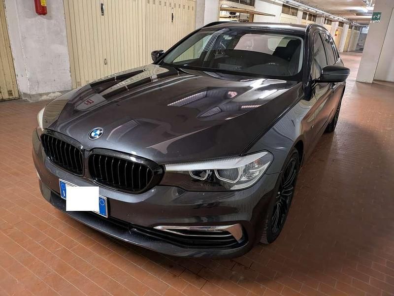 Usata BMW 520 Luxury Line 190 CV (139 kW) 2017 Nero Station wagon