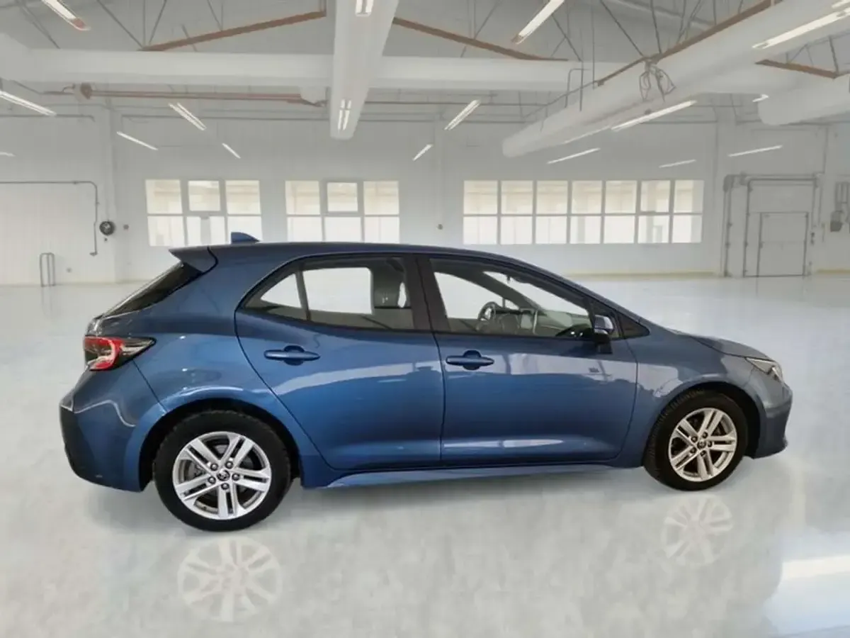 Usata Toyota Corolla Business Edition 98 CV (72 kW) 2022 Blu Berlina