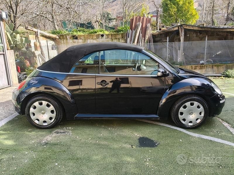 Usata VW Beetle Cabriolet 105 CV (77 kW) 2006 Nero Cabrio