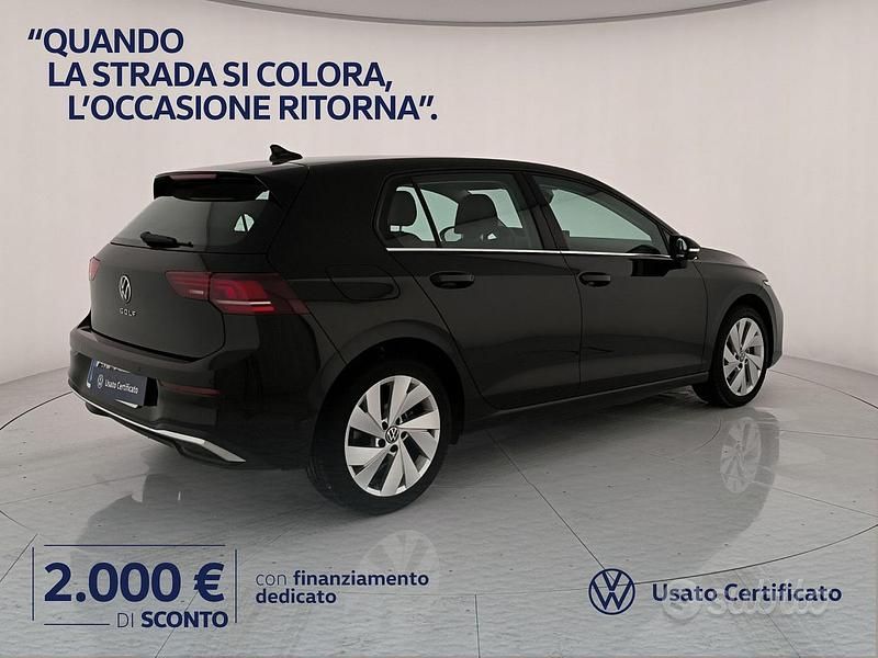 Usata VW Golf VIII Style 150 CV (110 kW) 2025 Grenadill black metallizzato Berlina