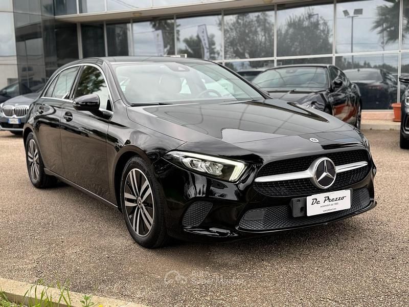 Usata Mercedes A180 116 CV (85 kW) 2020 Nero Berlina