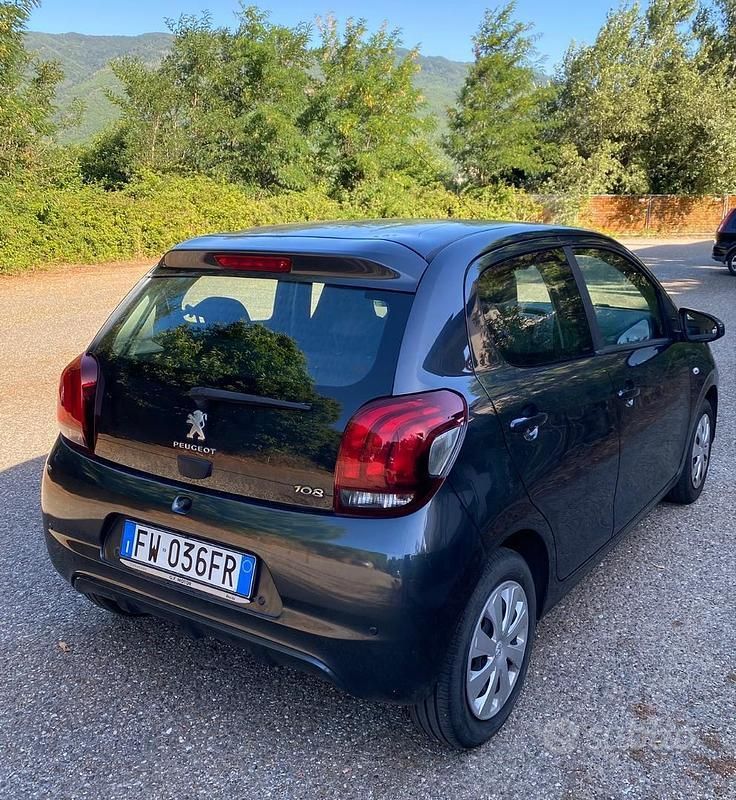 Grigio Usata 2019 Peugeot 108 Active Due volumi | 8500 € (Buon prezzo) - Immagine 1/4