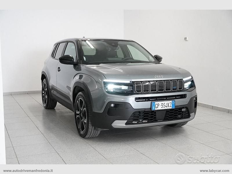 Usata Jeep Avenger 114 kW (156 CV) 2023 Grigio SUV