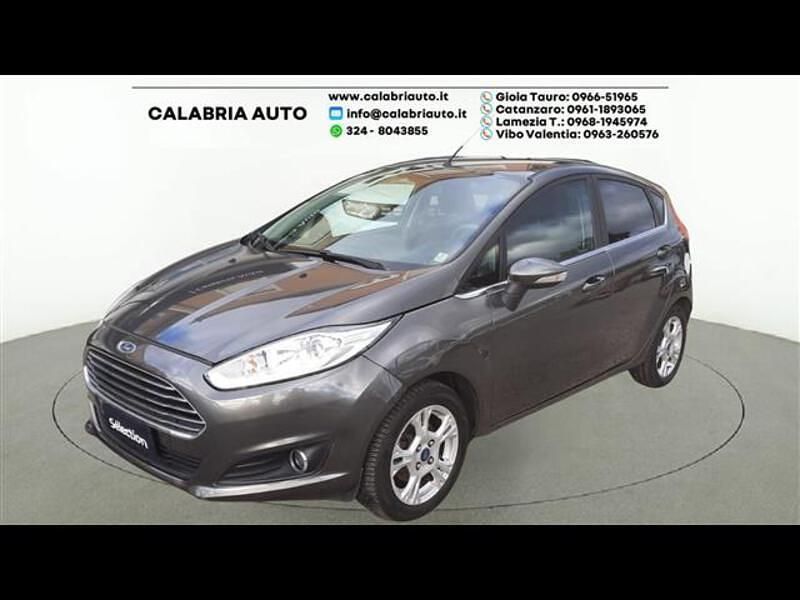 Grigio Usata 2017 Ford Fiesta Titanium Due volumi | 8950 € (Ottimo prezzo) - Immagine 1/4
