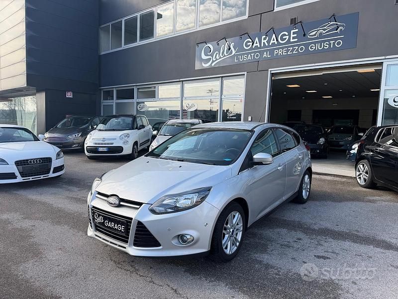Usata Ford Focus 125 CV (91 kW) 2013 Grigio Berlina