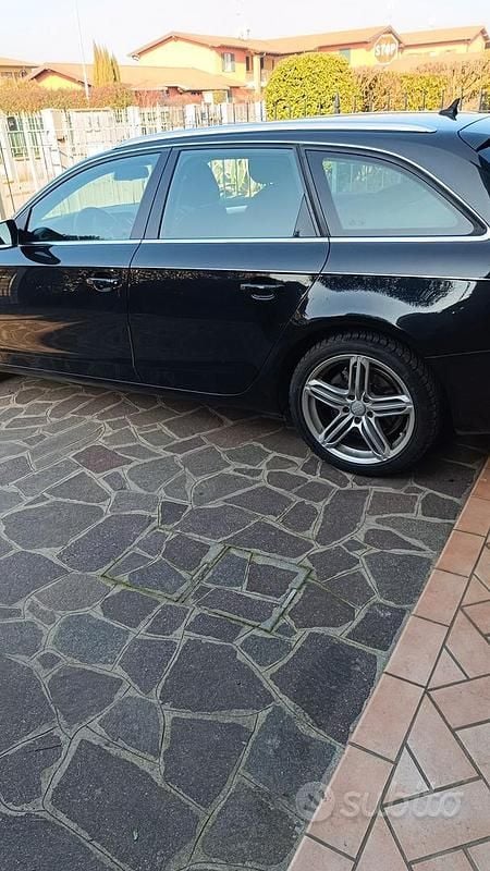 Usata Audi A4 143 CV (105 kW) 2011 Nero Station wagon