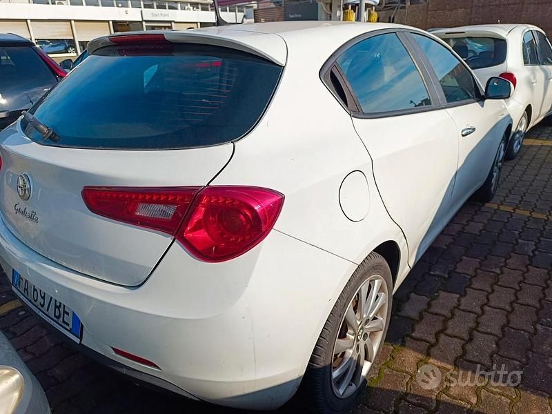 Usata Alfa Romeo Giulietta 120 CV (88 kW) 2015 Bianco Utilitaria
