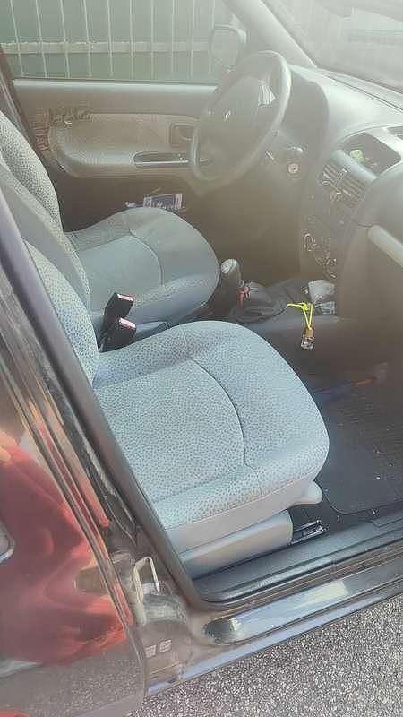 Usata Renault Clio II LIMITED 58 CV (42 kW) 2005 Berlina