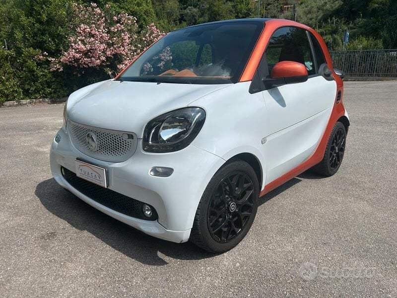 Bianco Usata 2015 Smart ForTwo Coupé Edition #1 Coupé | 7900 € (Buon prezzo) - Immagine 1/4