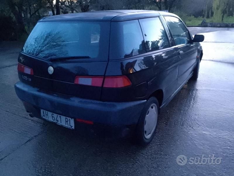 Usata Alfa Romeo 145 103 CV (75 kW) 1996 Utilitaria