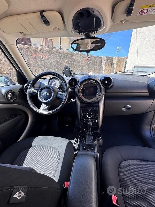 Usado Mini Countryman 112 CV (82 kW) 2016 Negro SUV