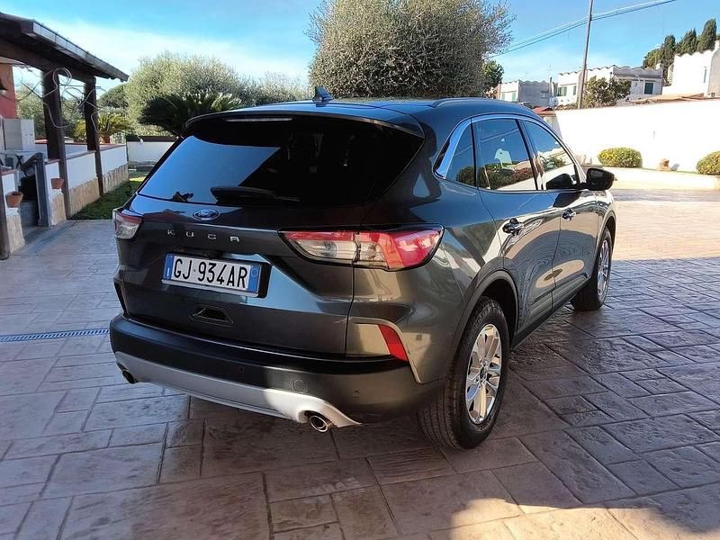 Usata Ford Kuga Titanium 120 CV (88 kW) 2022 Grigio SUV