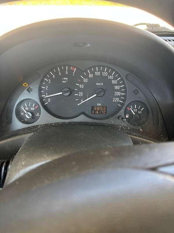 Usata Opel Corsa Sport 75 CV (55 kW) 2001 Verde Utilitaria