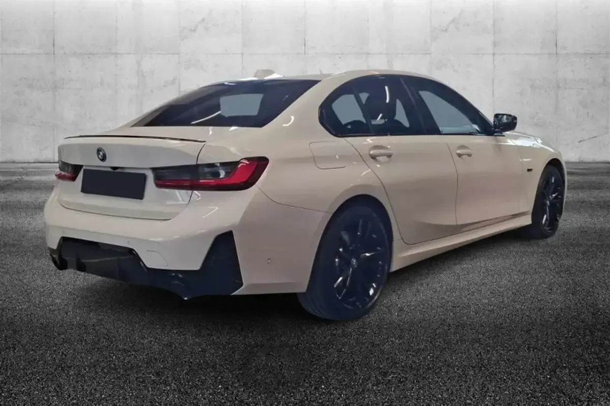 Usata BMW 330e M Sport 292 CV (214 kW) 2024 Bianco Berlina