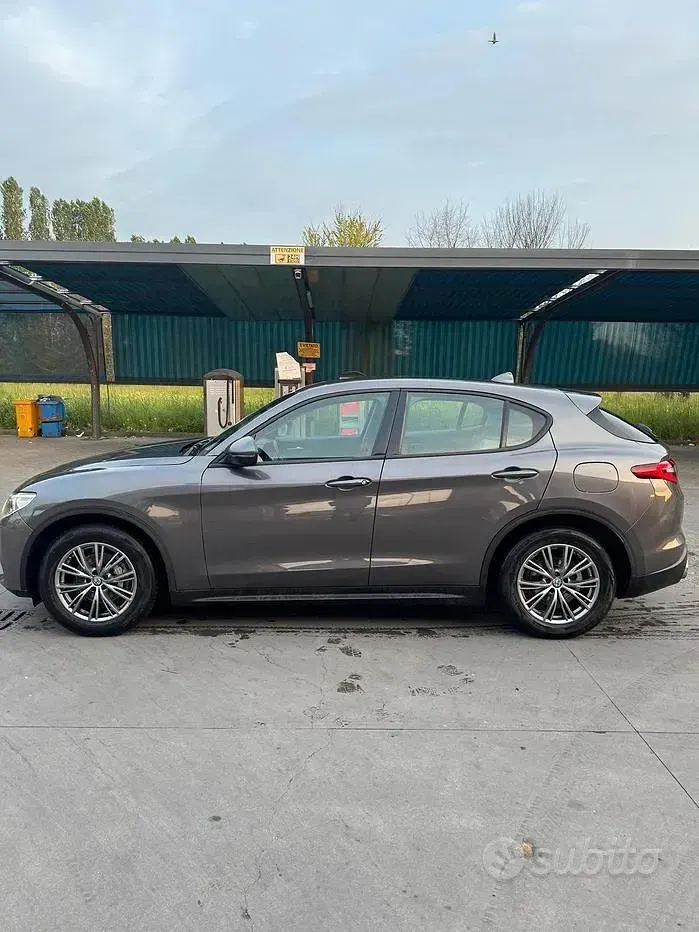 Usata Alfa Romeo Stelvio 190 CV (139 kW) 2018 Grigio SUV