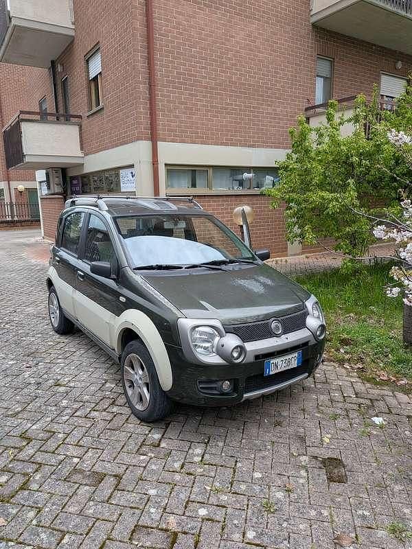Usata Fiat Panda 4x4 Cross 69 CV (50 kW) 2008 Verde Utilitaria
