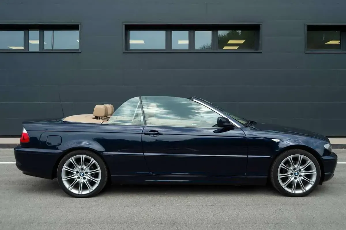 Usata BMW 320 Cabriolet 170 CV (125 kW) 2004 Blu/azzurro Cabrio
