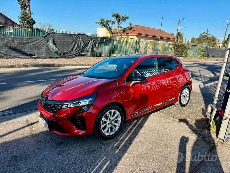 Usata Renault Clio V 100 CV (73 kW) 2024 Rosso Berlina