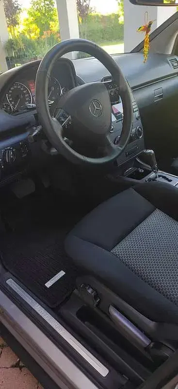 Usata Mercedes A150 Elegance 95 CV (69 kW) 2008 Oro Berlina