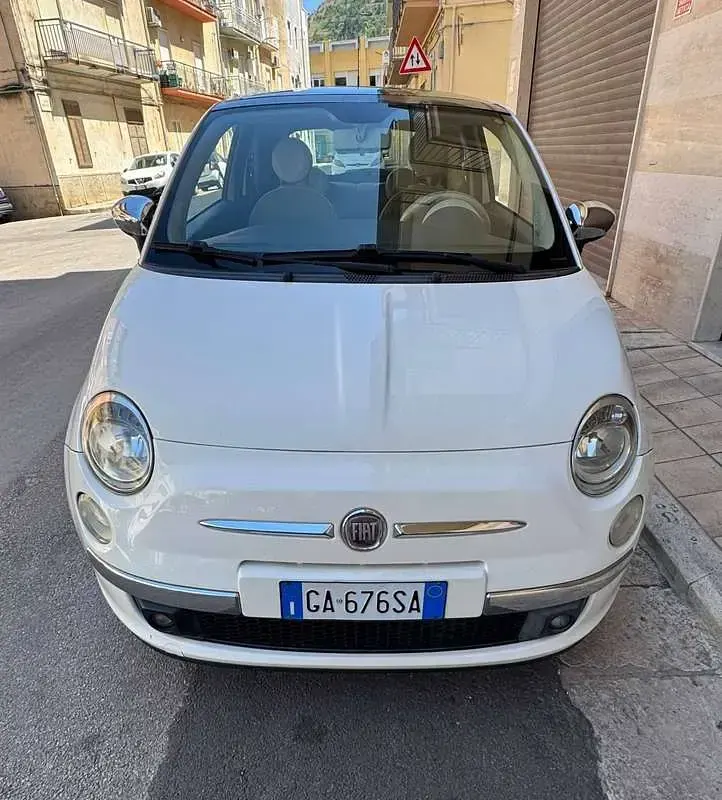 Usata Fiat 500 Lounge 75 CV (55 kW) 2008 Bianco Utilitaria