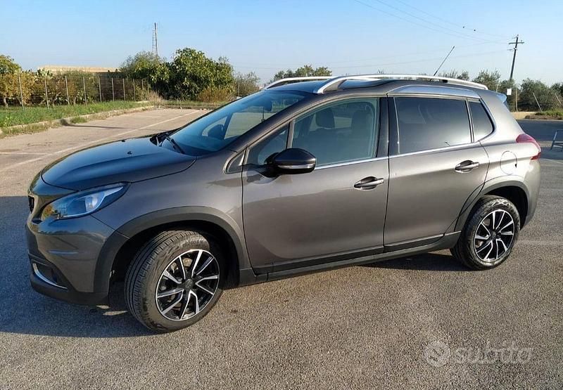 Usata Peugeot 2008 102 CV (75 kW) 2019 Grigio SUV