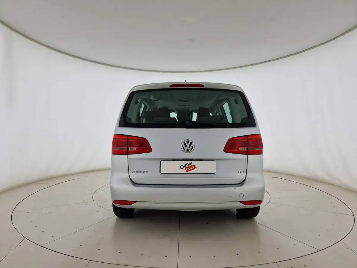 Usata VW Touran Trendline 105 CV (77 kW) 2013 Argento riflesso met. Monovolume