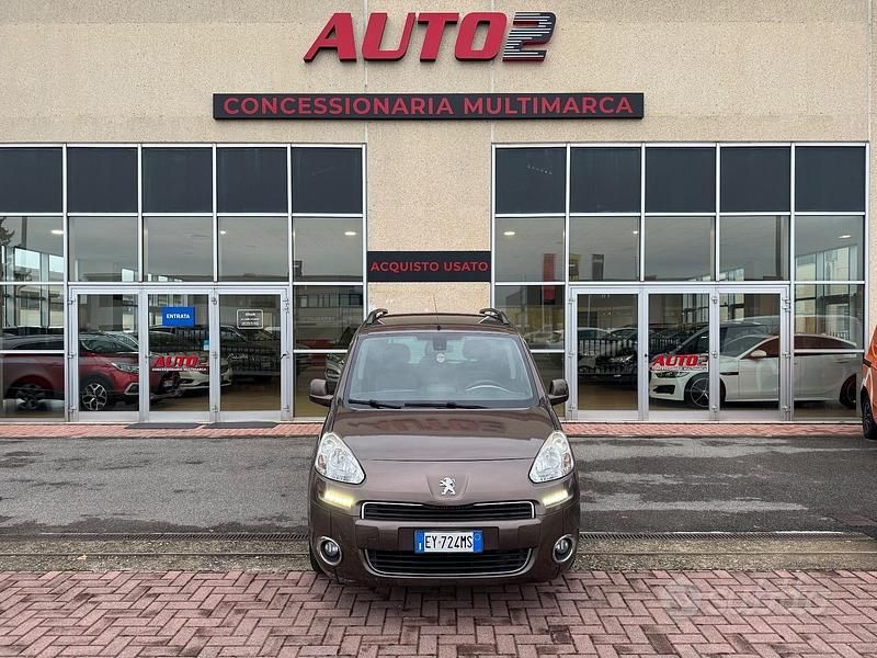 Marrone Usata 2015 Peugeot Partner Tepee Active Monovolume | 8900 € (Buon prezzo) - Immagine 1/4