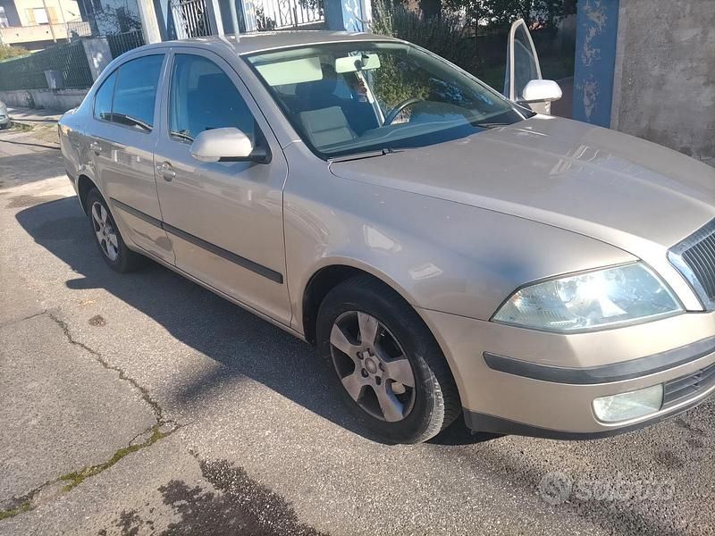 Usata Skoda Octavia 2005 Grigio Berlina