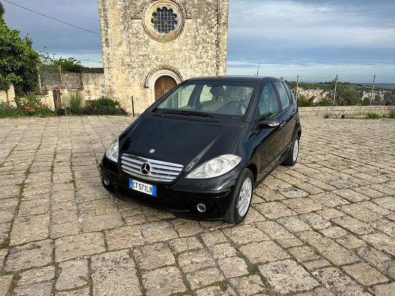 Usata Mercedes A180 Elegance 109 CV (80 kW) 2005 Nero Berlina