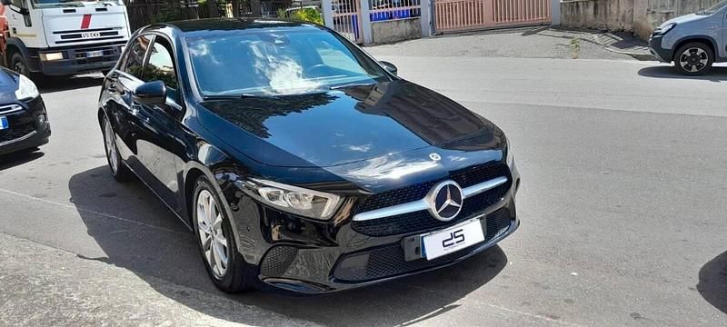 Usata Mercedes A180 Business 116 CV (85 kW) 2018 Nero Berlina