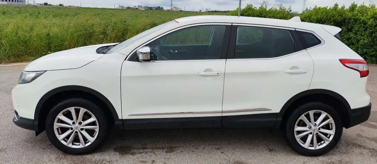 Usata Nissan Qashqai Acenta Premium 110 CV (80 kW) 2015 Bianco SUV