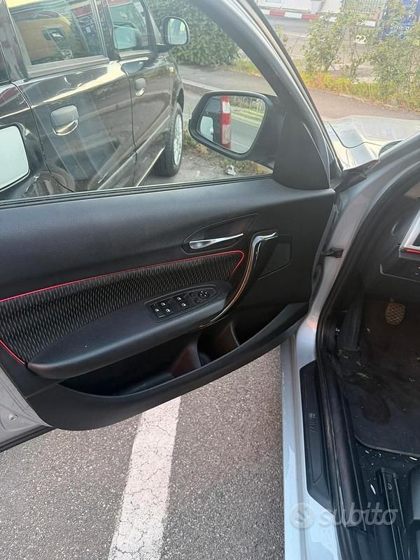 Begagnad BMW 118 143 HK (105 kW) 2011 Halvkombi