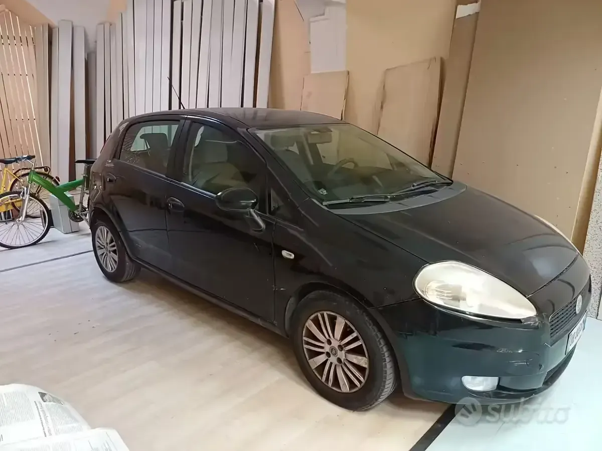 Usata Fiat Grande Punto Dynamic 90 CV (66 kW) 2006 Nero Utilitaria