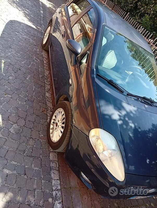 Usata Fiat Grande Punto 75 CV (55 kW) 2006 Utilitaria