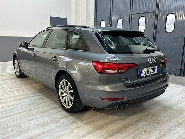 Usado Audi A4 Business 190 CV (139 kW) 2017 Gris Familiar