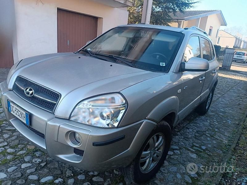 Usata Hyundai Tucson 140 CV (102 kW) 2007 Grigio SUV