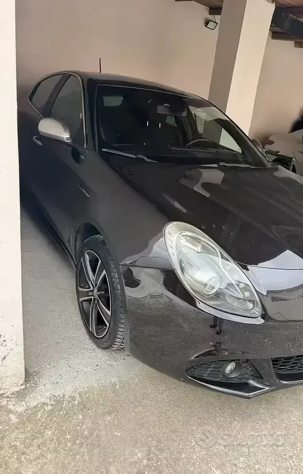 Usata Alfa Romeo Giulietta Distinctive 140 CV (102 kW) 2012 Nero Utilitaria