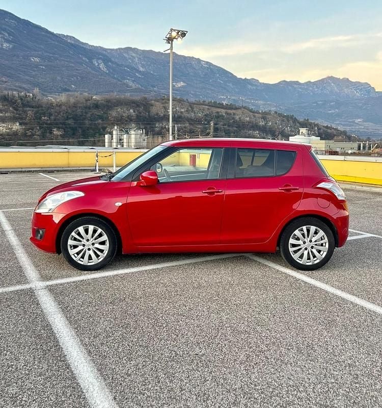 Usata Suzuki Swift GL 94 CV (69 kW) 2011 Rosso Berlina