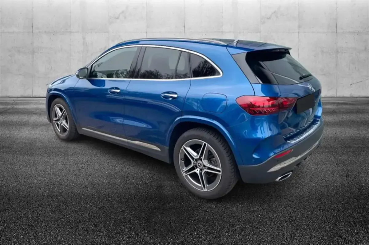Usata Mercedes GLA200 AMG Line Premium 150 CV (110 kW) 2024 Blu/azzurro SUV