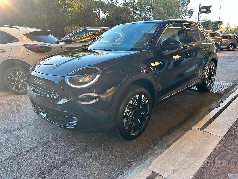 Nuova Fiat 600 La Prima 181 CV (133 kW) 2025 Nero SUV