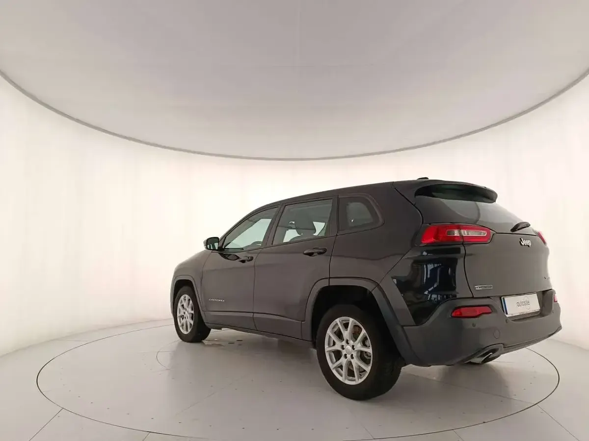 Usata Jeep Cherokee Longitude 140 CV (102 kW) 2016 Nero indomito SUV