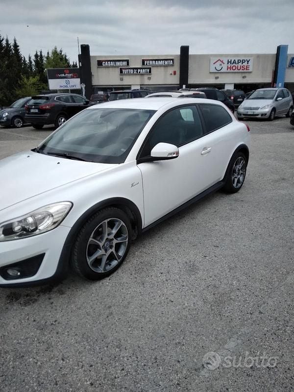 Usata Volvo C30 109 CV (80 kW) 2011 Bianco Utilitaria