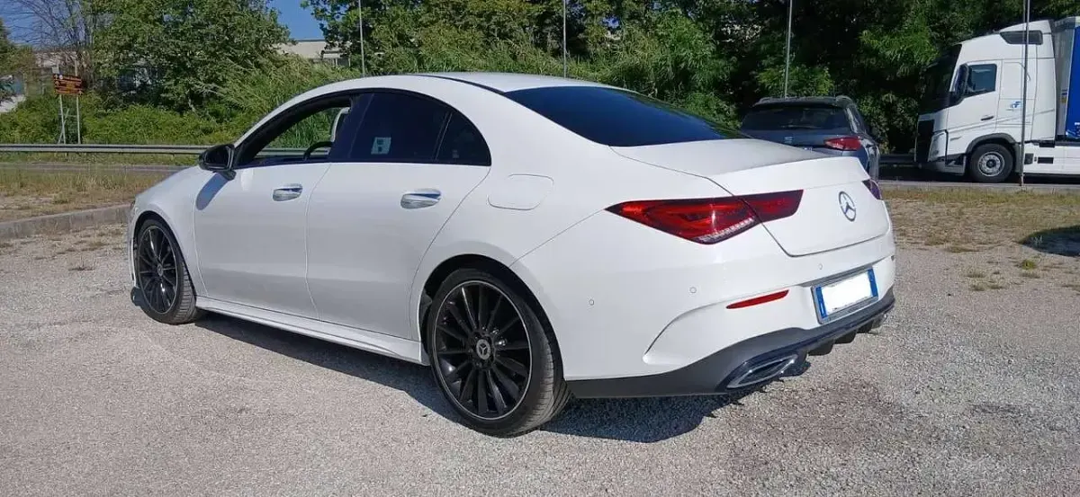 Usata Mercedes CLA180 AMG 116 CV (85 kW) 2019 Bianco doppio strato Coupé