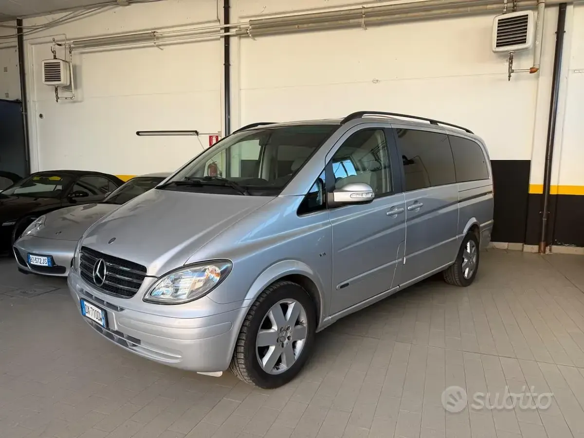 Usado Mercedes Viano 204 HP (150 kW) 2010 Monovolume