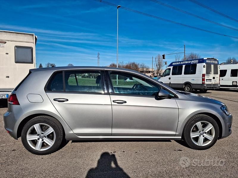 Usata VW Golf VII Highline 110 CV (80 kW) 2016 Grigio Berlina