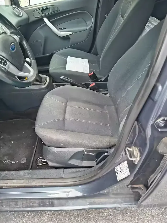 Usata Ford Fiesta 60 CV (44 kW) 2011 Berlina