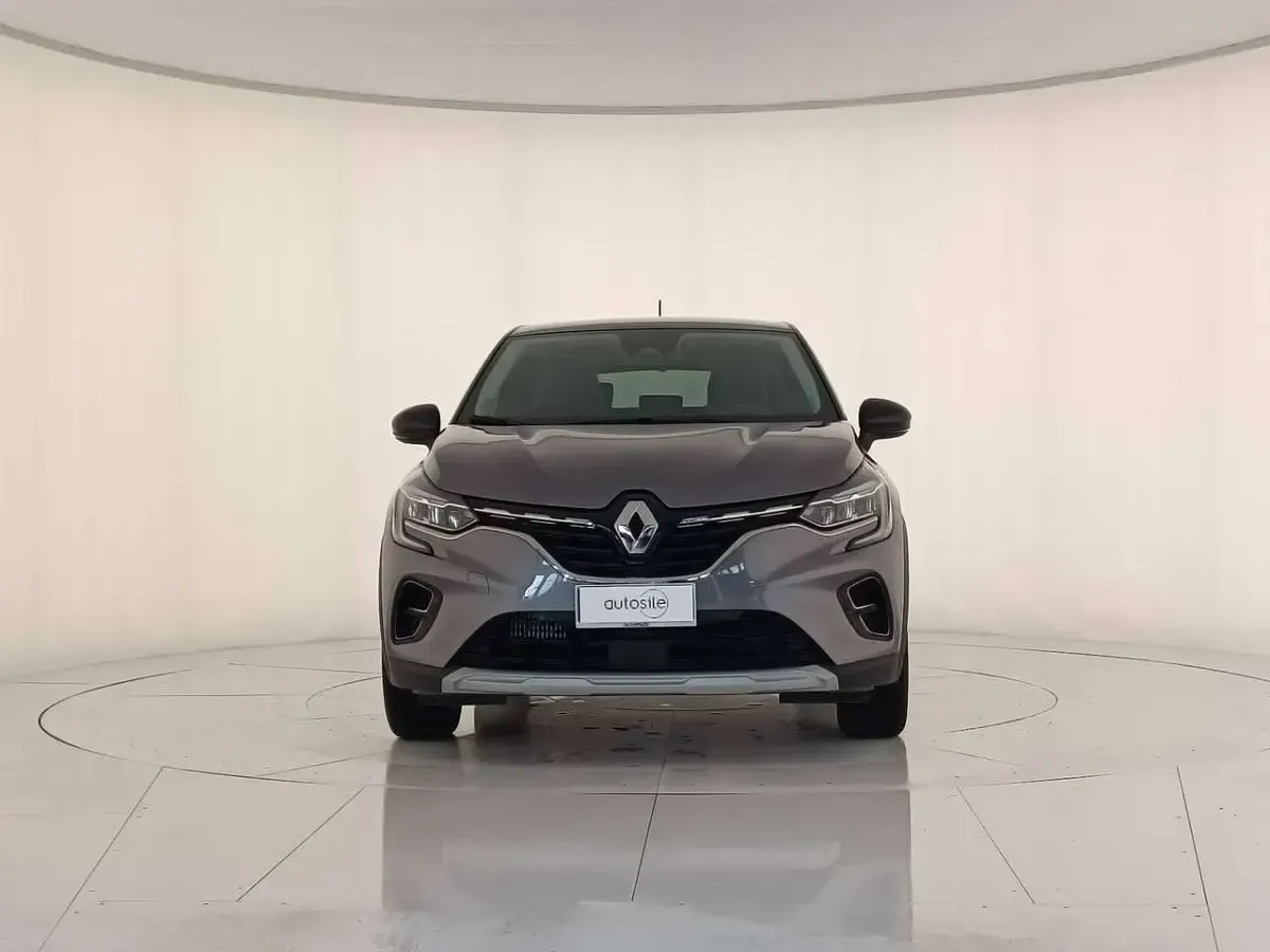 Usata Renault Captur Intens 91 CV (66 kW) 2021 Grigio argento SUV
