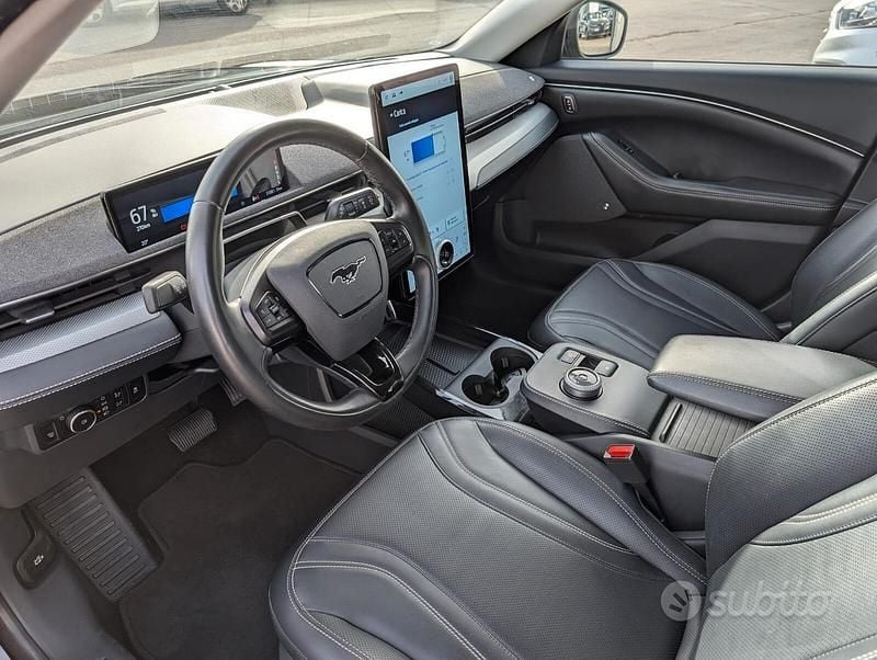 Usata Ford Mustang Standard Range 269 CV (197 kW) 2022 Nero Coupé