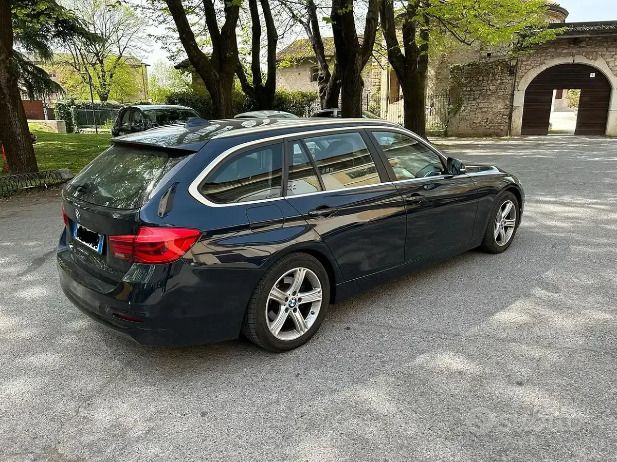 Usata BMW 318 150 CV (110 kW) 2015 Bluazzurro Station wagon